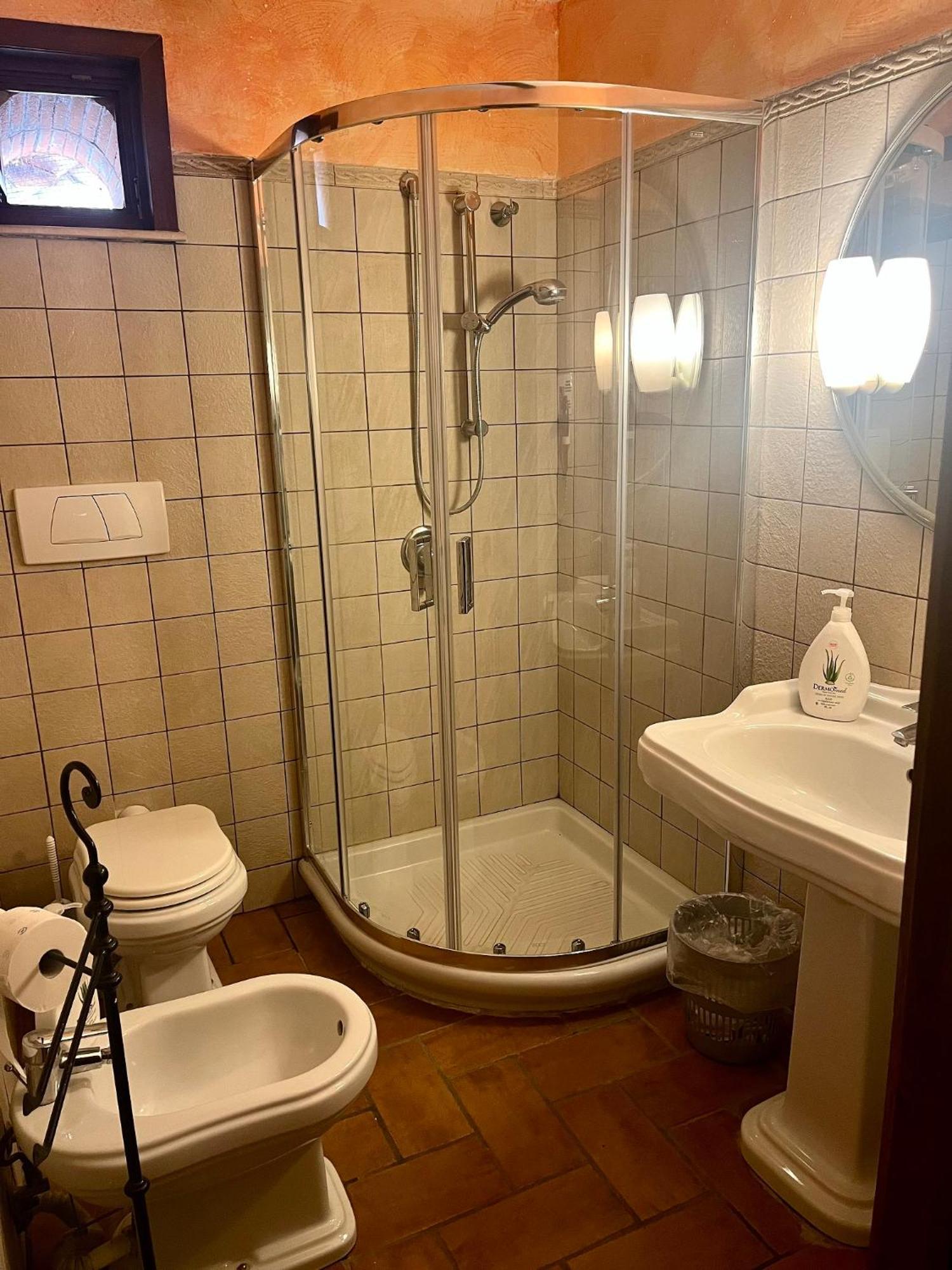 Albergo Diffuso Locanda Specchio Di Diana Nemi Bilik gambar