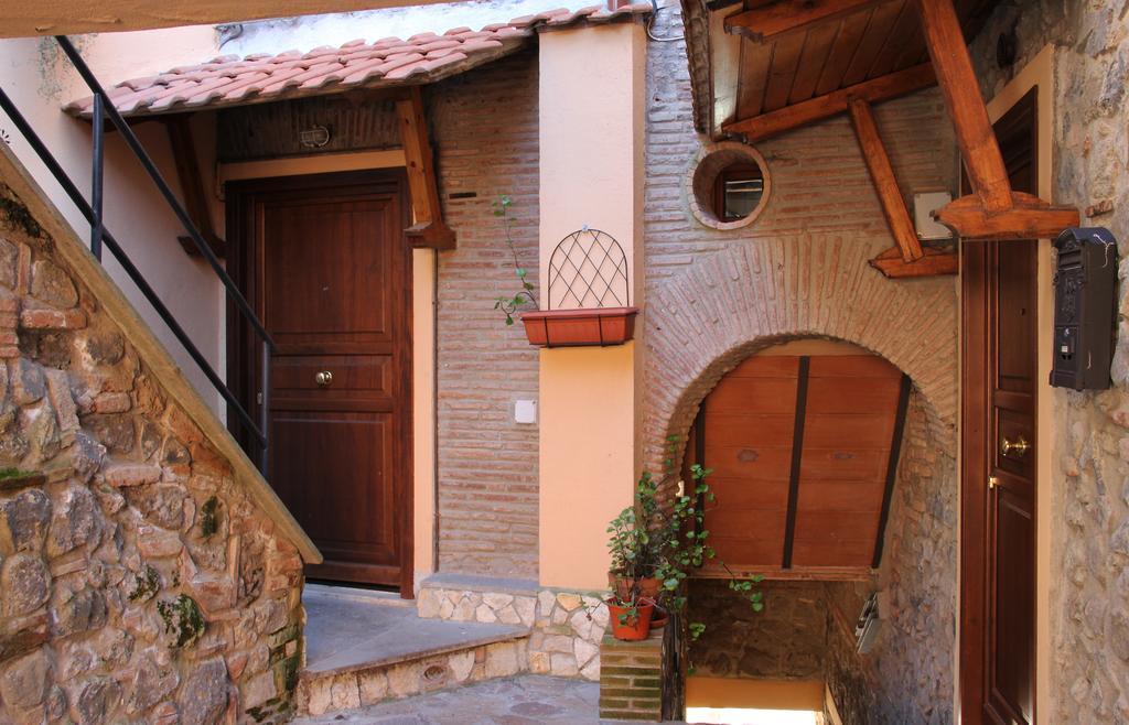Albergo Diffuso Locanda Specchio Di Diana Nemi Luaran gambar